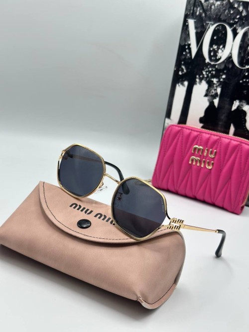 Miu Miu  İthal Kadın Güneş Gözlüğü  G1850-VLL