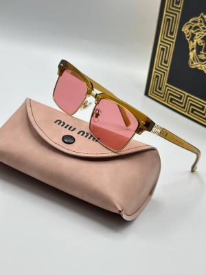 Miu Miu Pembe Kadın Güneş Gözlüğü | G1758