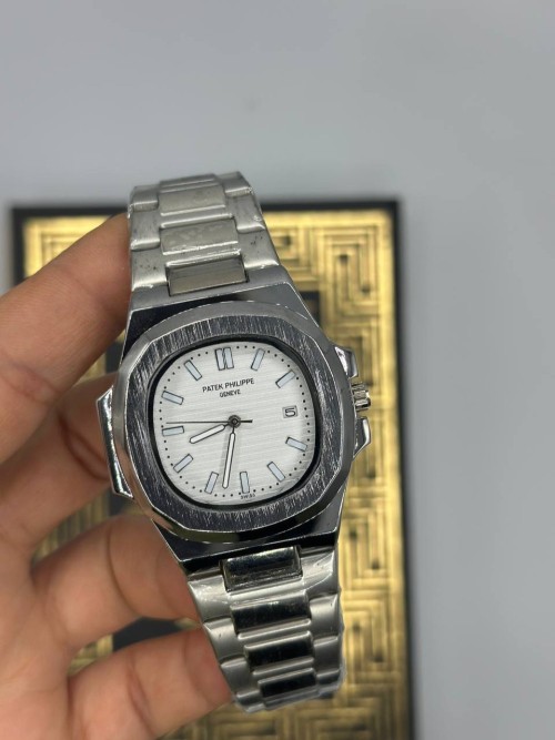 Patek Philippe Nautilus Gümüş Beyaz Kadran Erkek Kol Saat S878