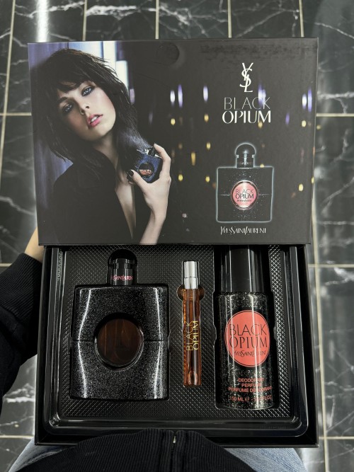 YVES SAINT LAURENT Black Opium Set  2025 